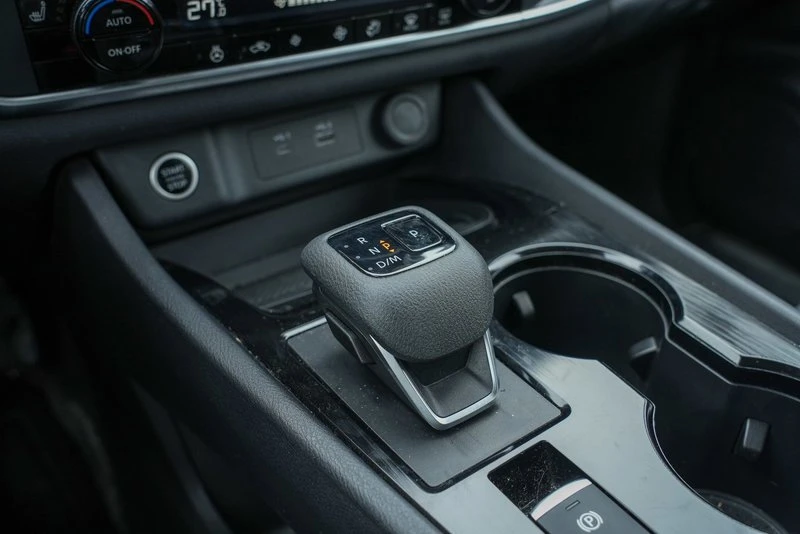 2023 Nissan Rogue - Image 12 of 19