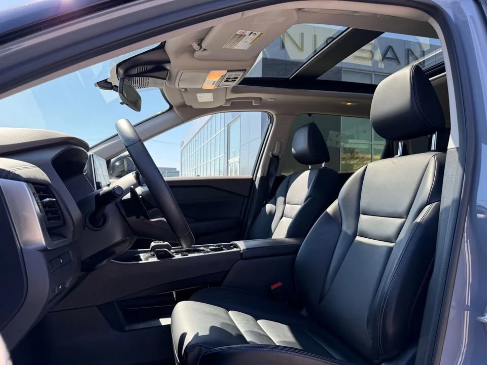 2023 Nissan Rogue - Image 3 of 4
