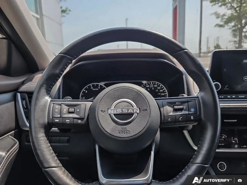 2023 Nissan Rogue - Image 10 of 20