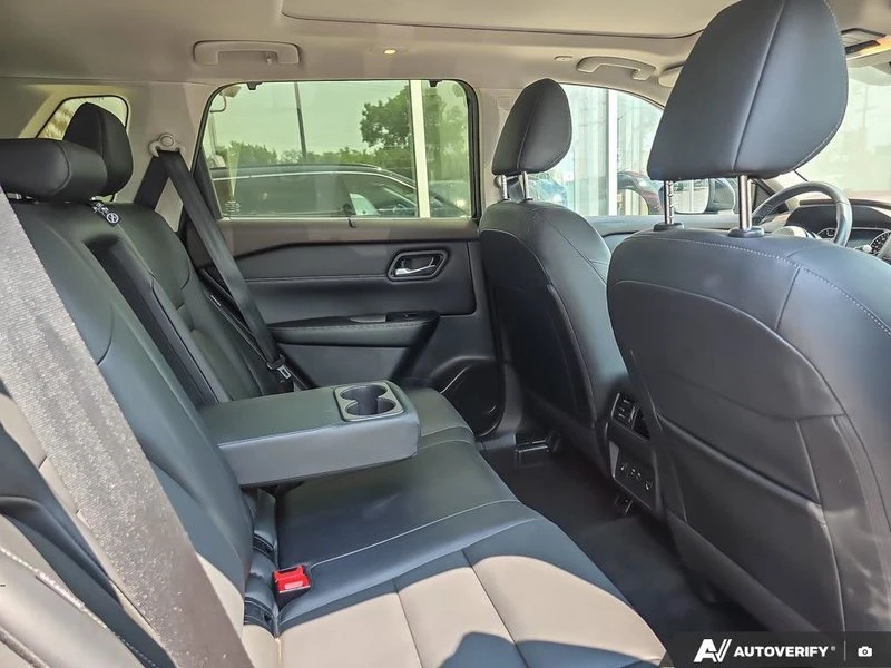 2023 Nissan Rogue - Image 17 of 20