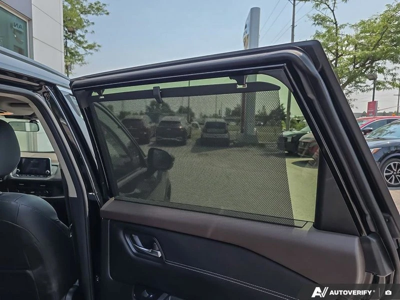 2023 Nissan Rogue - Image 19 of 20