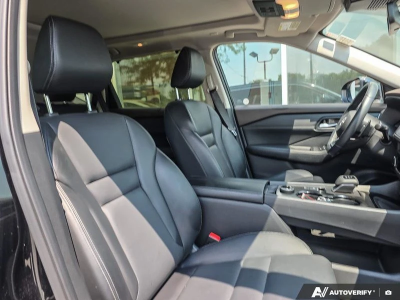 2023 Nissan Rogue - Image 16 of 20