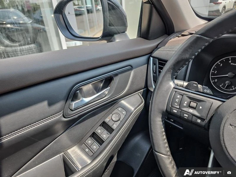 2023 Nissan Rogue - Image 12 of 20