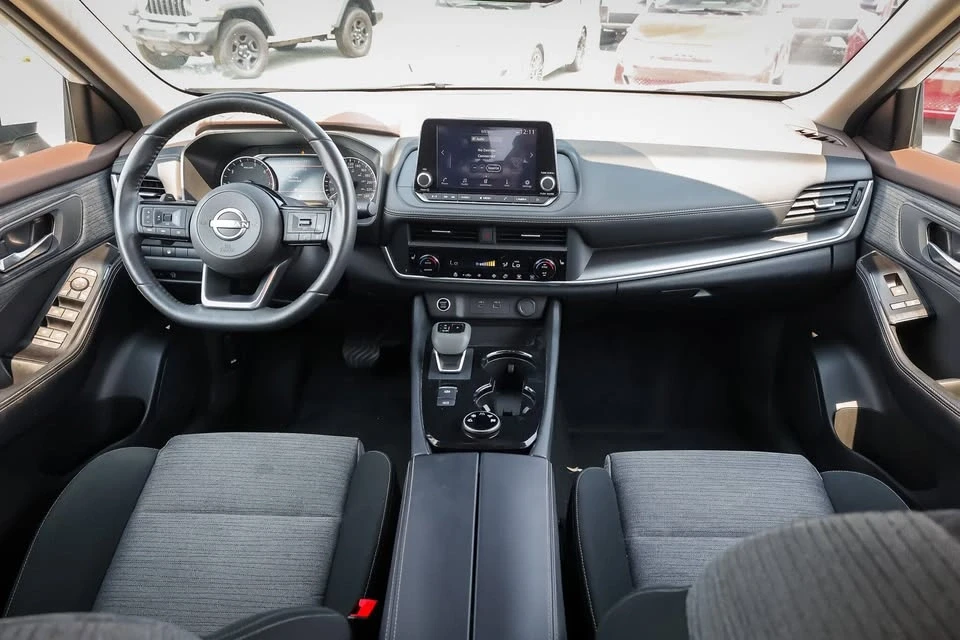 2023 Nissan Rogue - Image 14 of 19