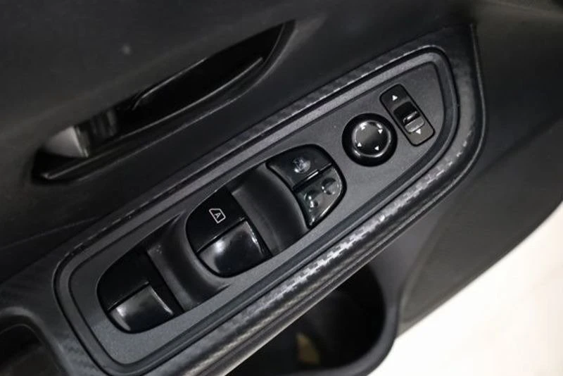 2023 Nissan Versa - Image 10 of 19