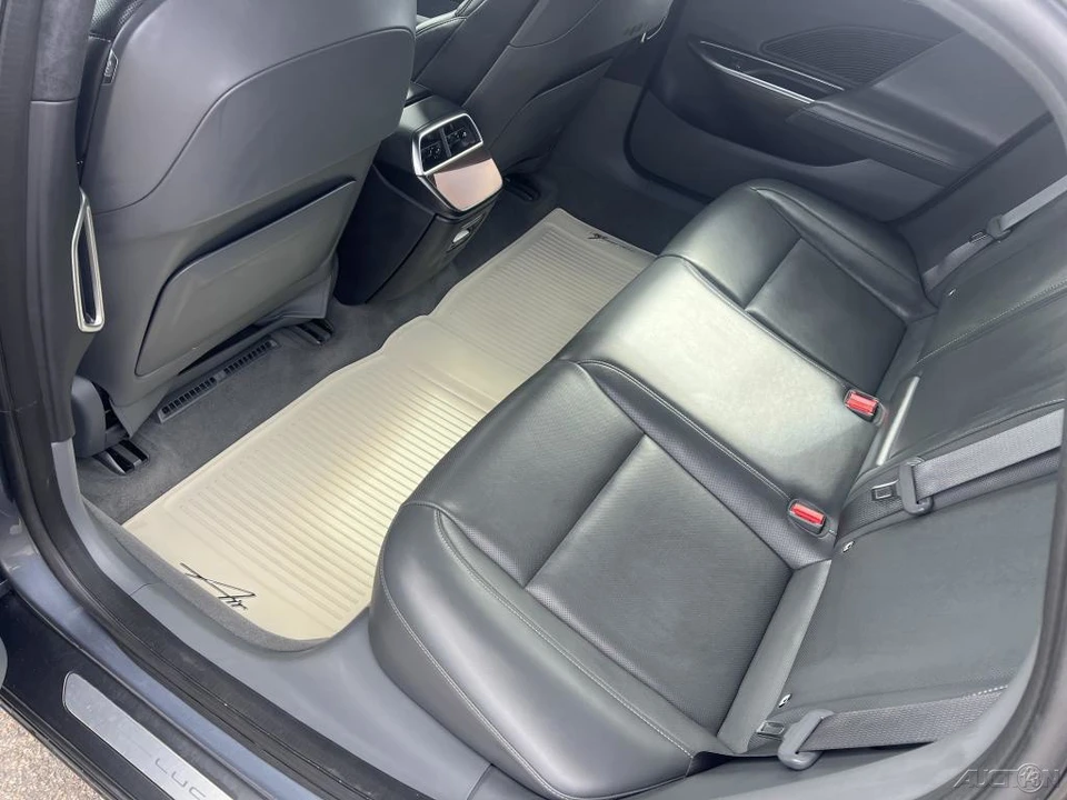 2023 Lucid Air - Image 11 of 12