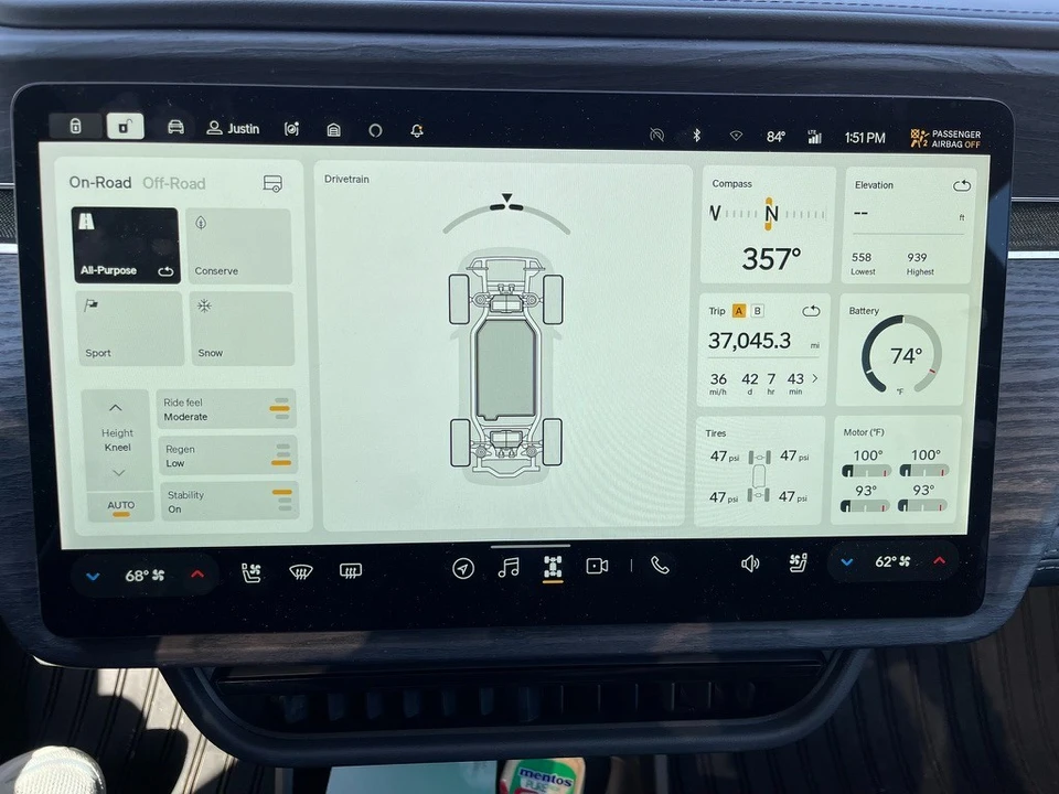 2023 Rivian R1S - Image 7 of 20