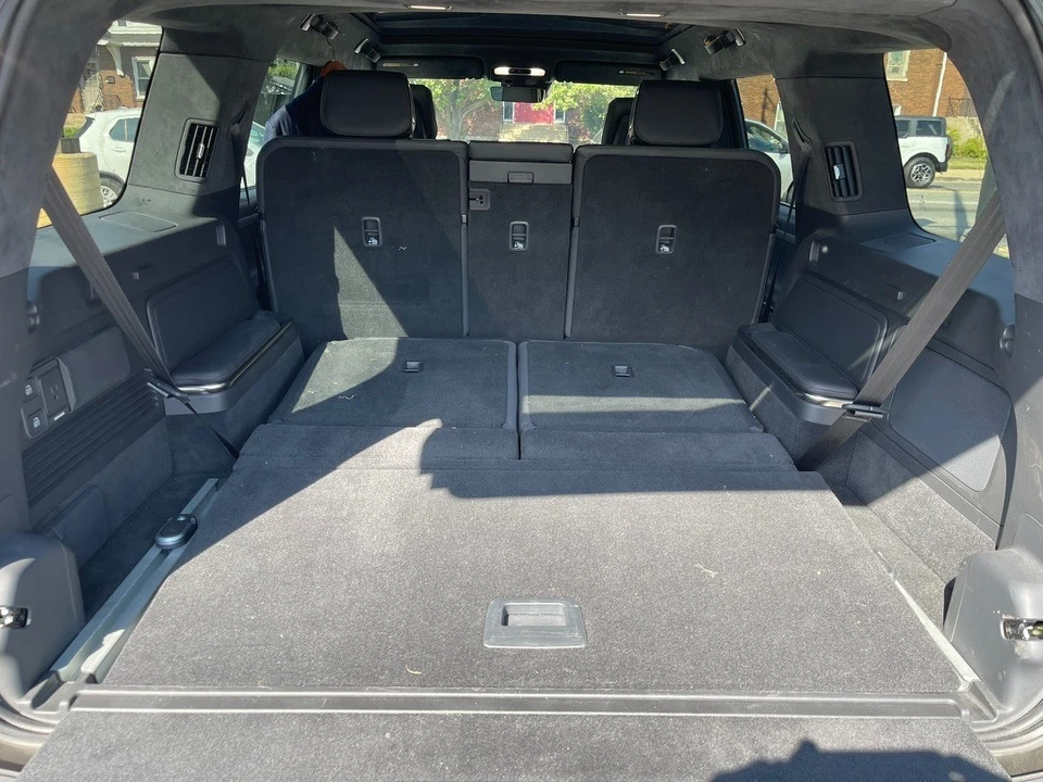 2023 Rivian R1S - Image 10 of 20
