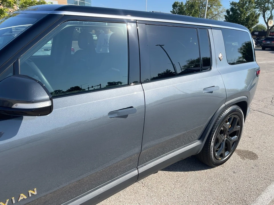 2023 Rivian R1S - Image 5 of 20