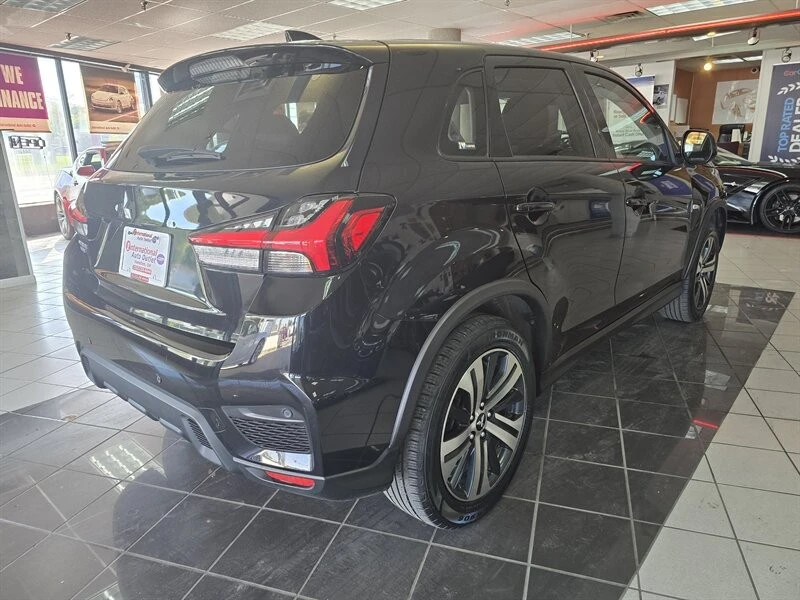 2023 Mitsubishi Outlander - Image 4 of 4