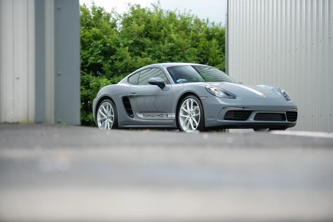 2023 Porsche 718 Cayman - Image 16 of 31