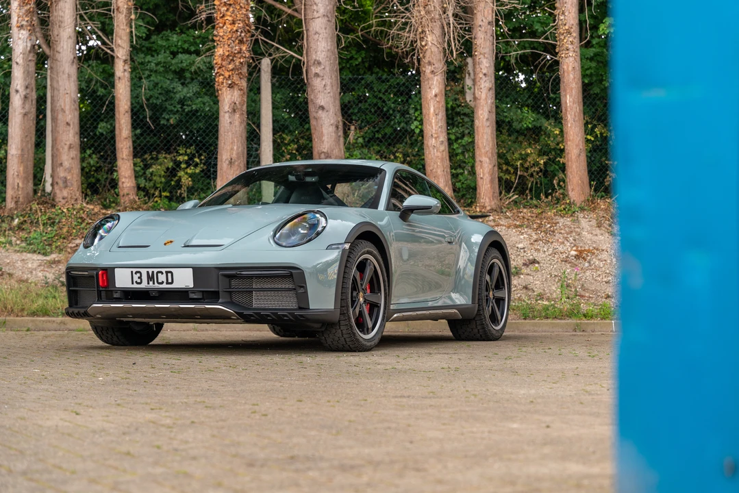 2023 Porsche 992 Dakar - Image 17 of 31