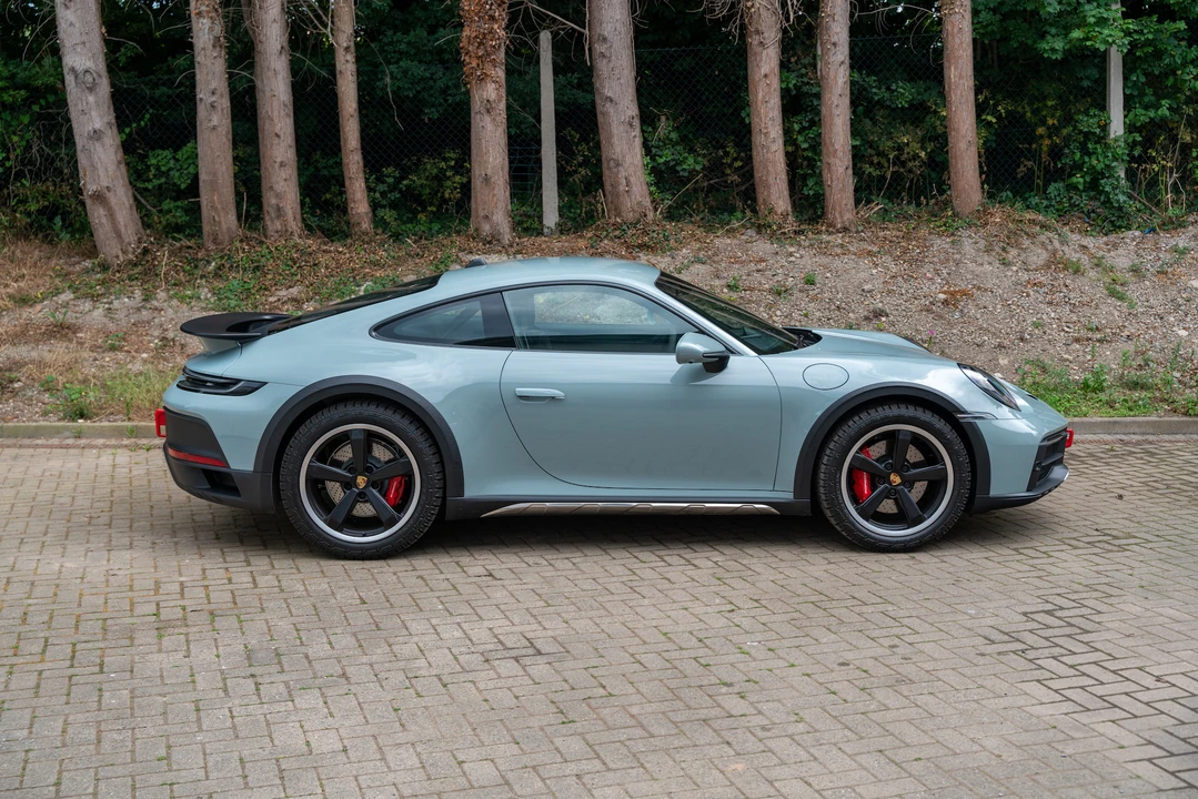 2023 Porsche 992 Dakar - Image 9 of 31