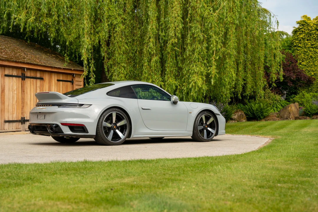 2023 Porsche 992 Carrera - Image 17 of 31