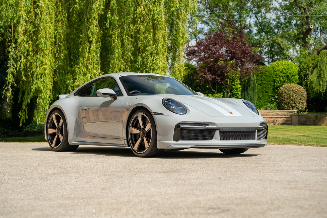 2023 Porsche 992 Carrera - Image 18 of 31