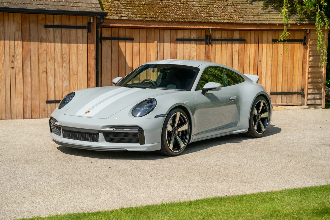 2023 Porsche 992 Carrera - Image 4 of 31