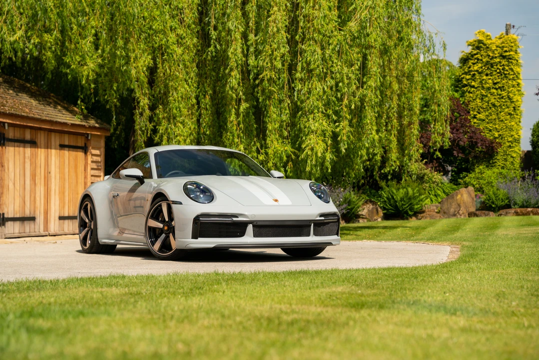 2023 Porsche 992 Carrera - Image 10 of 31