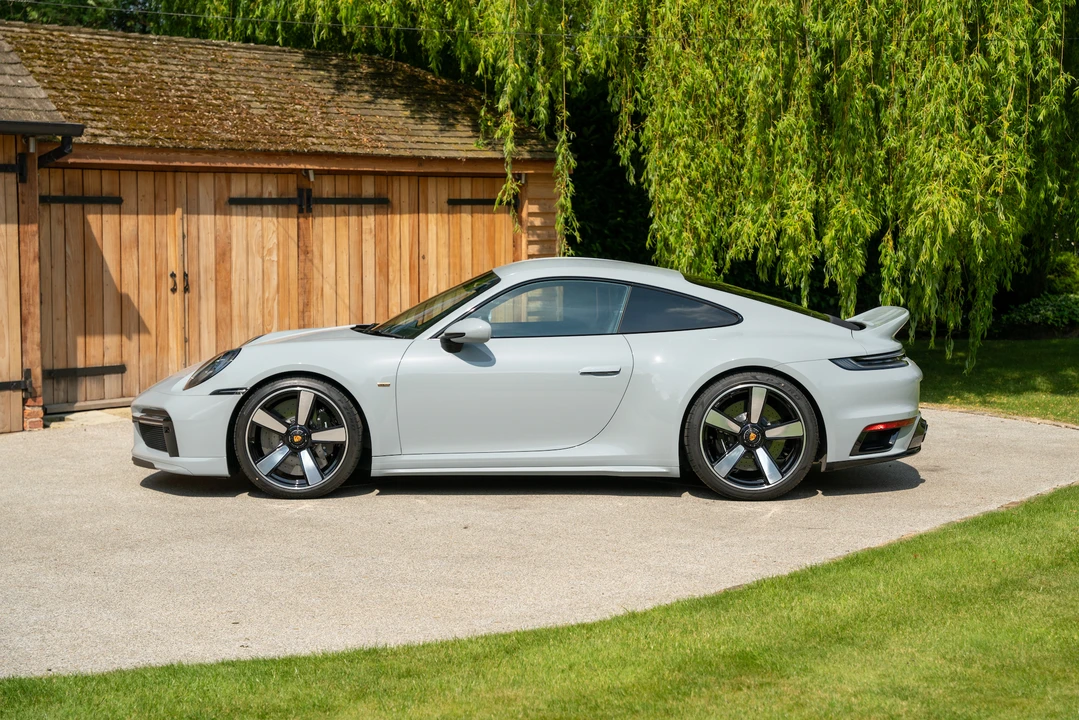 2023 Porsche 992 Carrera - Image 5 of 31
