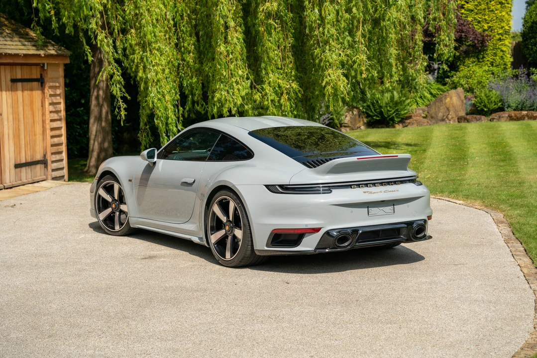 2023 Porsche 992 Carrera - Image 14 of 31