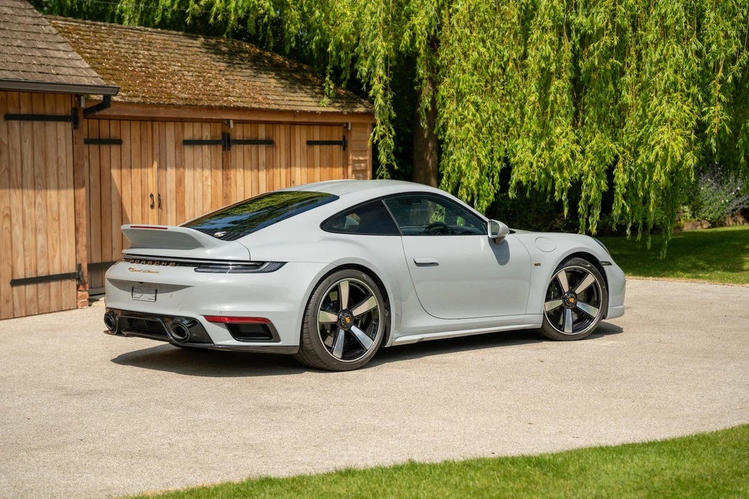 2023 Porsche 992 Carrera - Image 16 of 31
