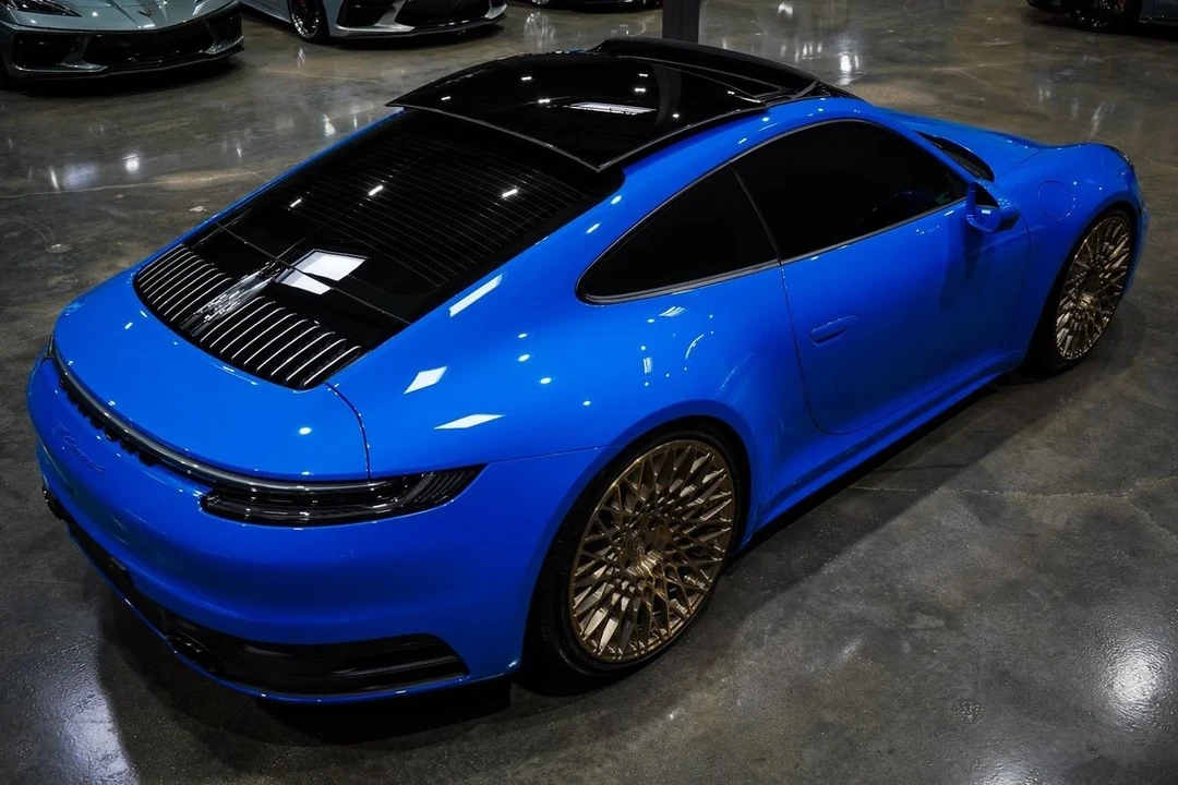 2023 Porsche 992 Carrera 4 - Image 19 of 21