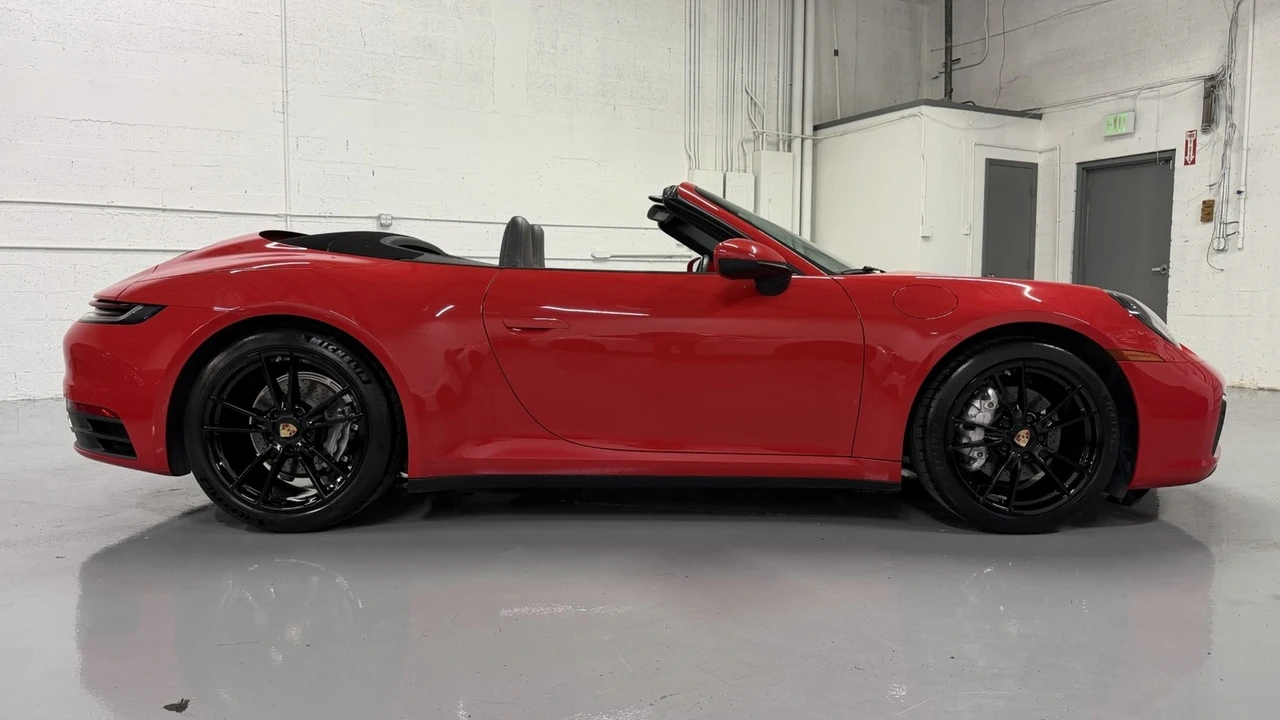 2023 Porsche 992 Carrera - Image 11 of 21