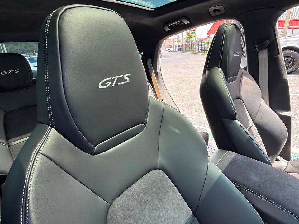 2023 Porsche 9Y0/9Y3 Cayenne Coupe - Image 12 of 12