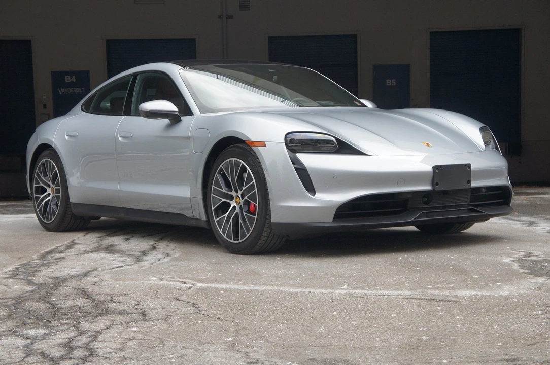 2023 Porsche Taycan 4S - Image 5 of 31