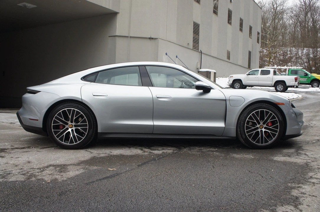 2023 Porsche Taycan 4S - Image 7 of 31