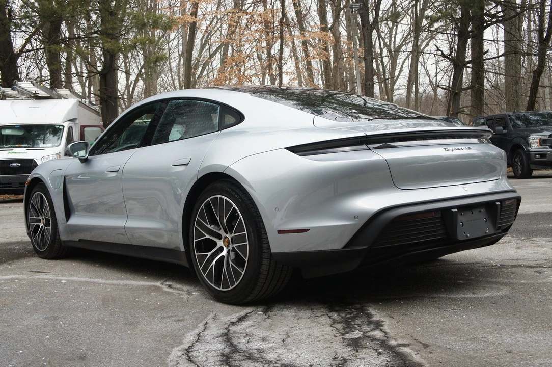 2023 Porsche Taycan 4S - Image 10 of 31