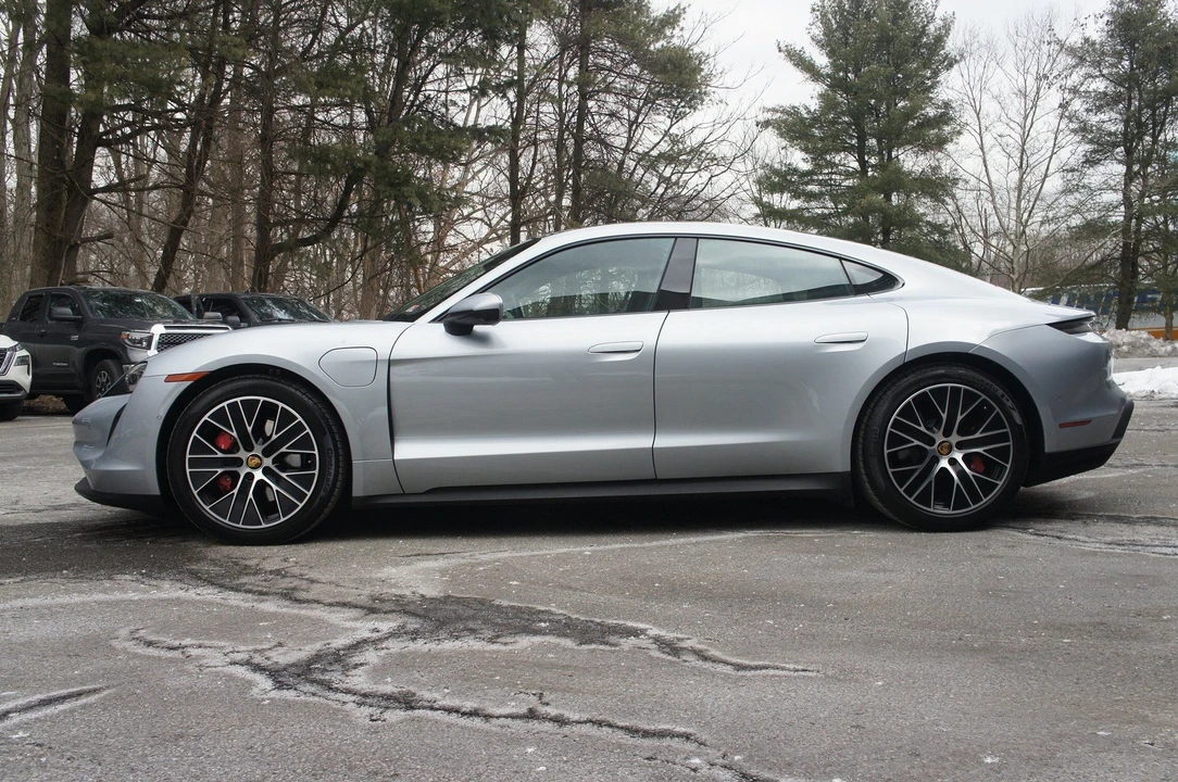 2023 Porsche Taycan 4S - Image 11 of 31