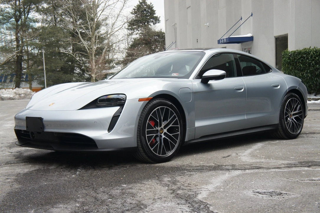 2023 Porsche Taycan 4S - Image 12 of 31