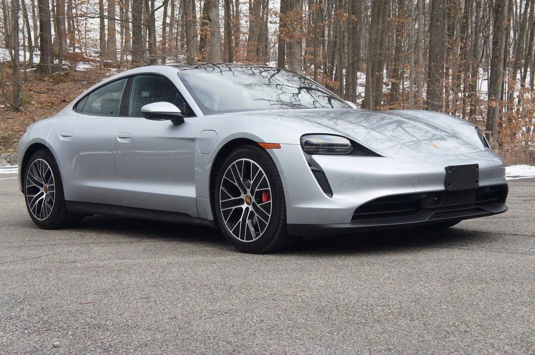 2023 Porsche Taycan 4S - Image 16 of 31