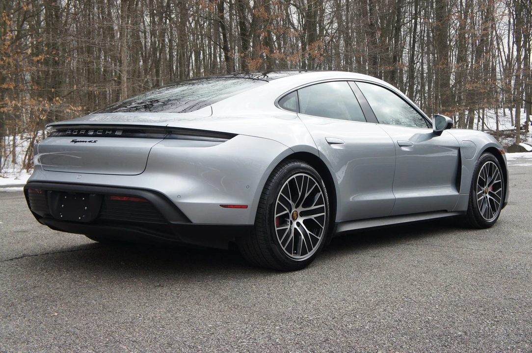 2023 Porsche Taycan 4S - Image 18 of 31