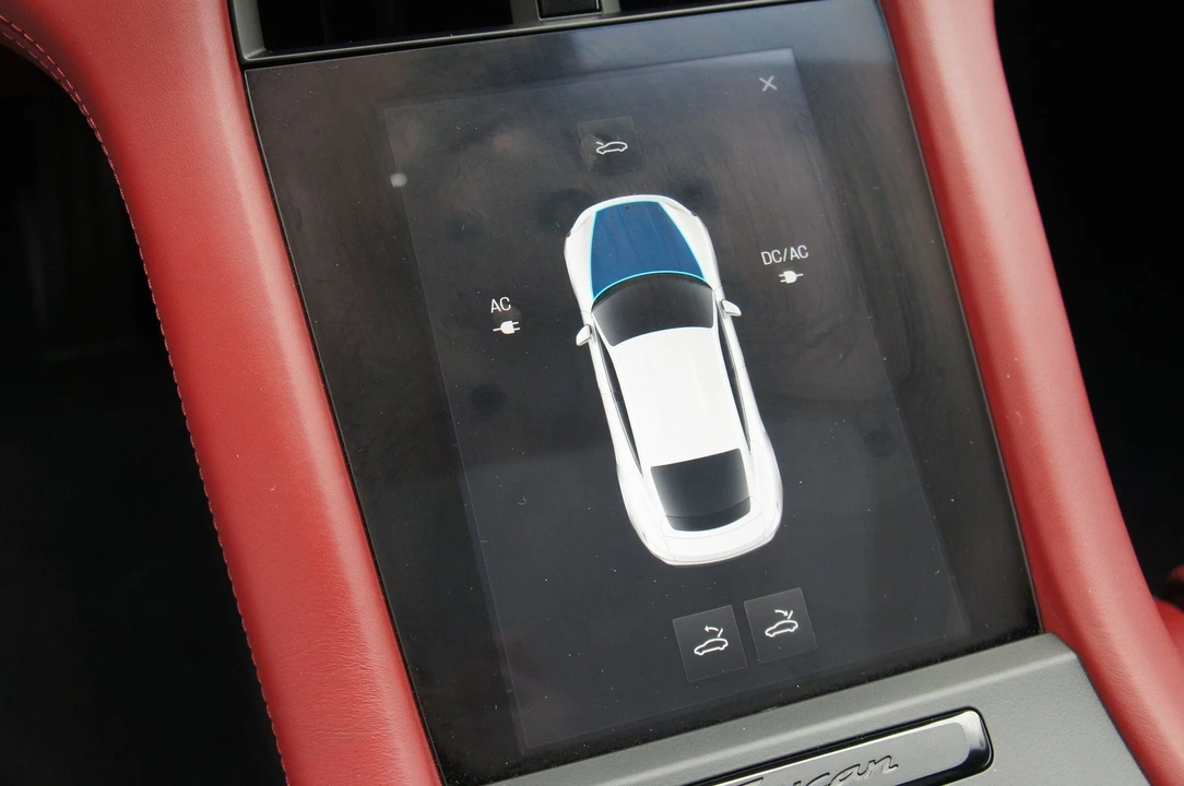 2023 Porsche Taycan 4S - Image 25 of 31
