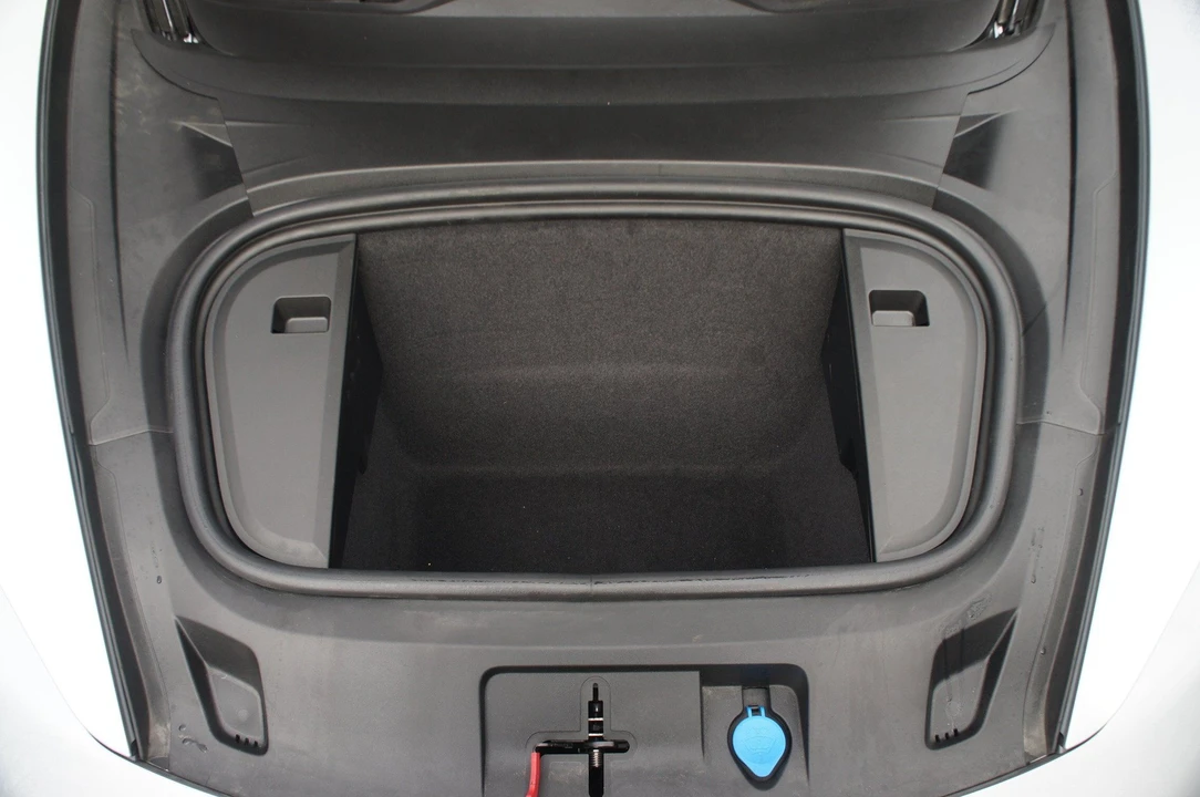 2023 Porsche Taycan 4S - Image 28 of 31