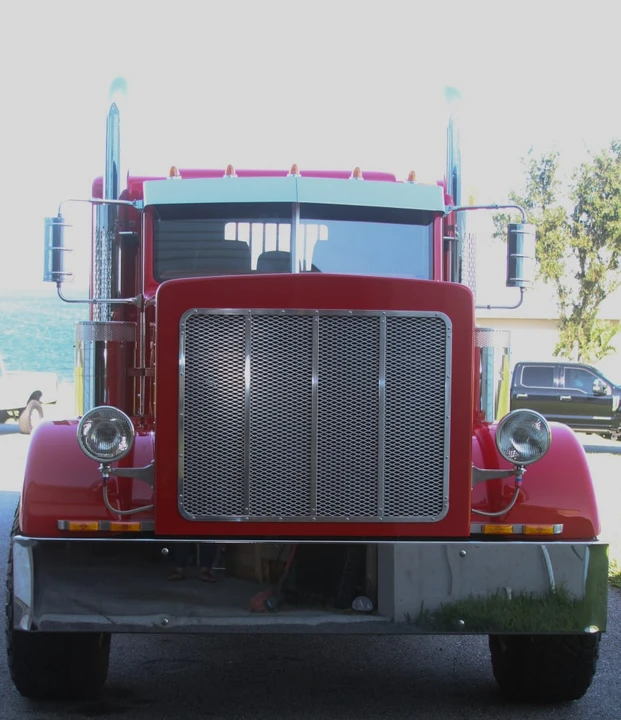 2023 Peterbilt - Image 4 of 18