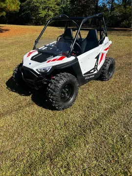 2023 Polaris Rzr 200 EFI only 20hrs/83miles