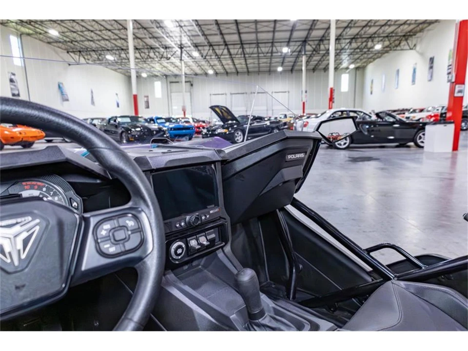 2023 Polaris Slingshot - Image 13 of 31