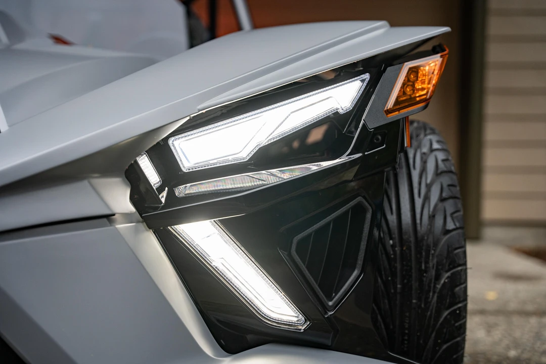 2023 Polaris Slingshot - Image 14 of 31