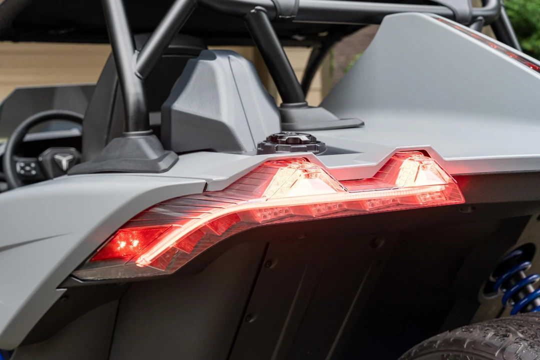 2023 Polaris Slingshot - Image 27 of 31