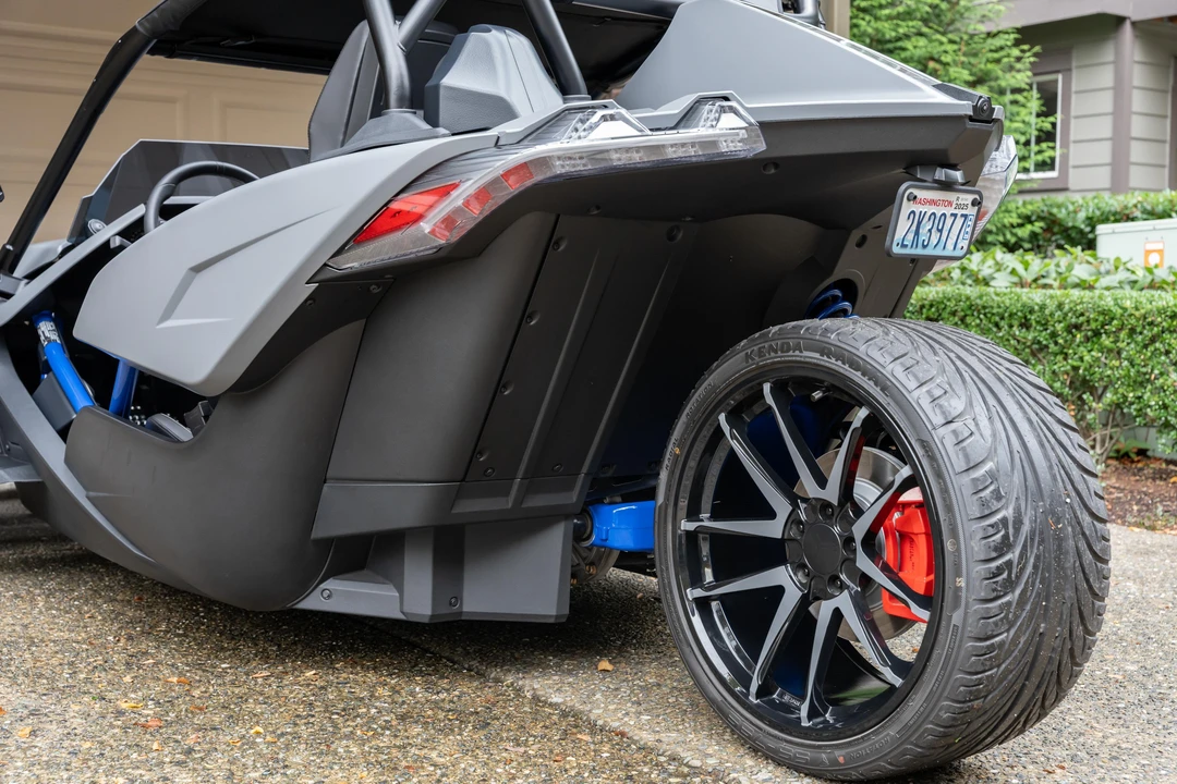 2023 Polaris Slingshot - Image 26 of 31