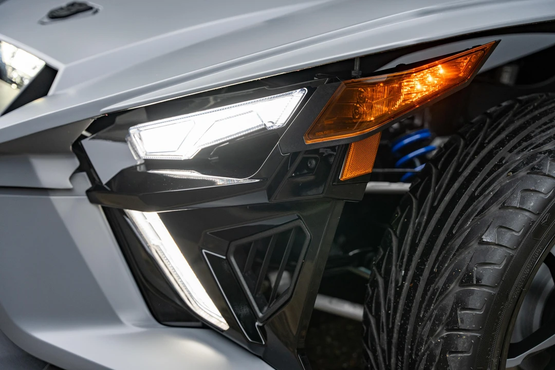 2023 Polaris Slingshot - Image 15 of 31
