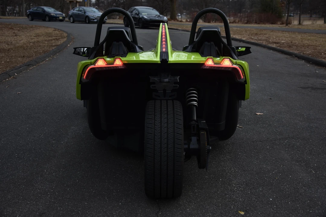 2023 Polaris Slingshot - Image 21 of 31