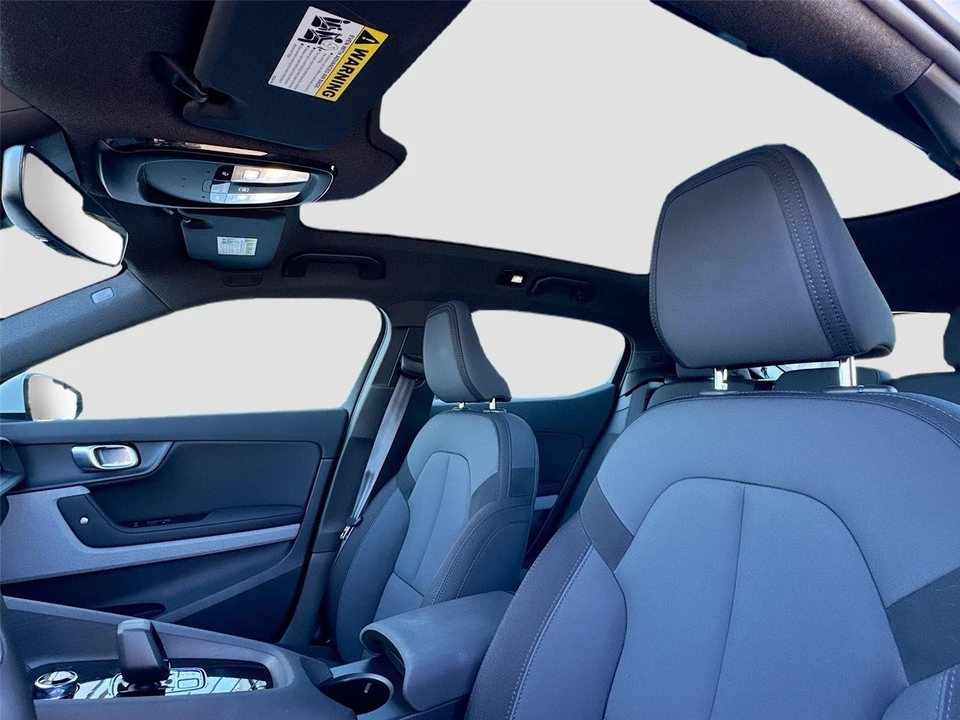 2023 Polestar 2 - Image 17 of 21