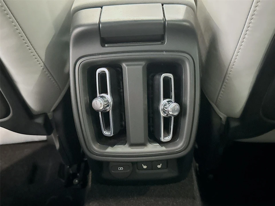 2023 Polestar 2 - Image 17 of 21