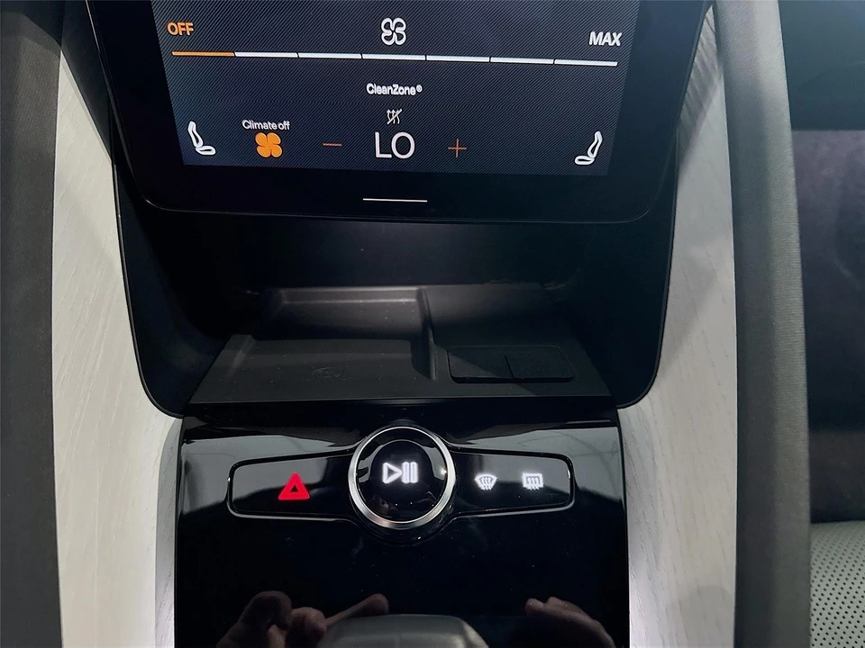 2023 Polestar 2 - Image 15 of 21