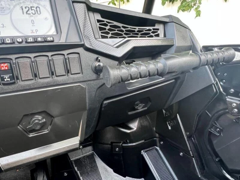 2023 Polestar 2 - Image 18 of 20