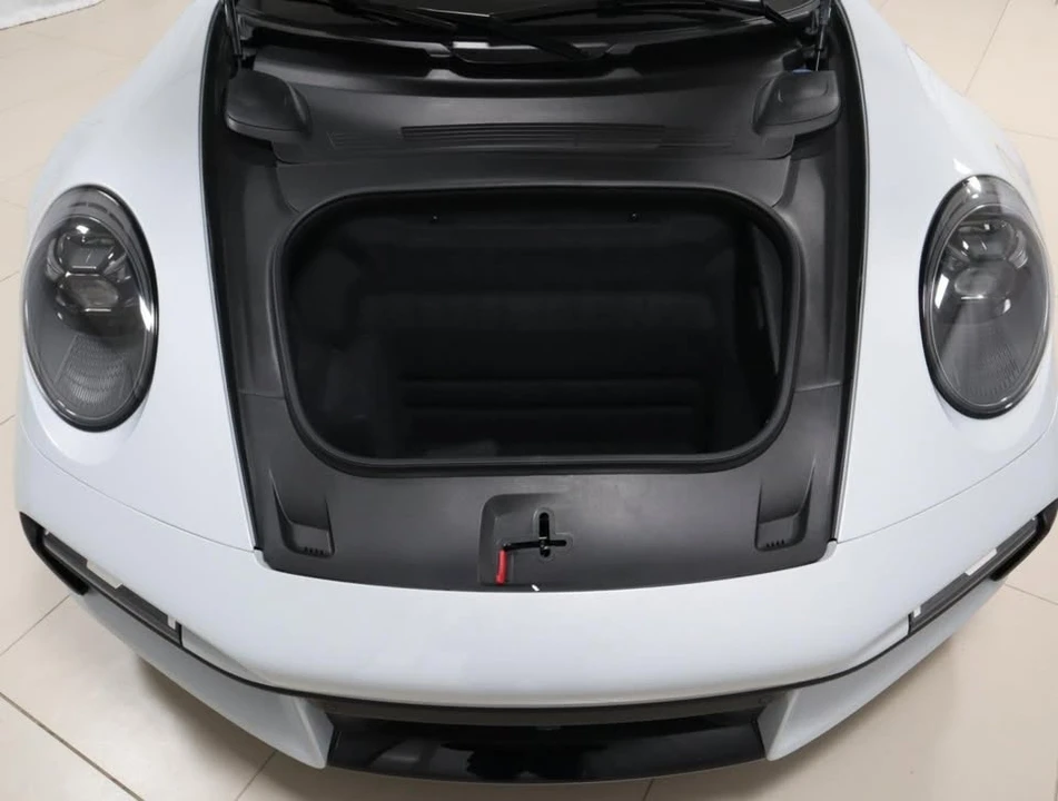2023 Porsche 992 Carrera - Image 10 of 20