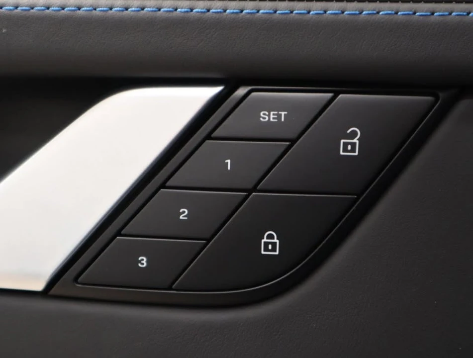 2023 Porsche 992 Carrera - Image 15 of 20